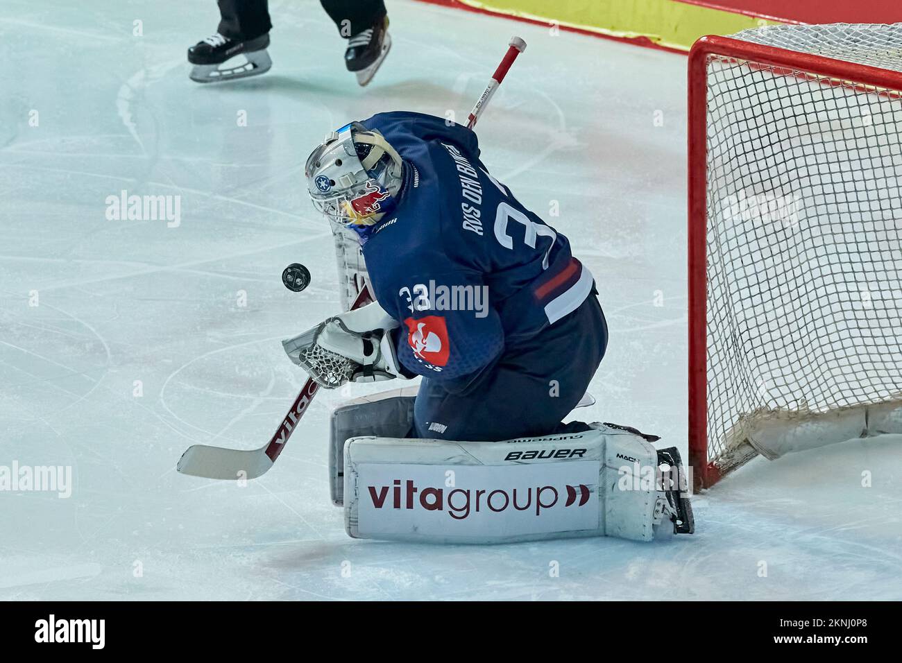 2022/23 Champions Hockey League | RB München vs EV Zug. BIRKEN aus den Danny (RB München RBM33) Foto Stock