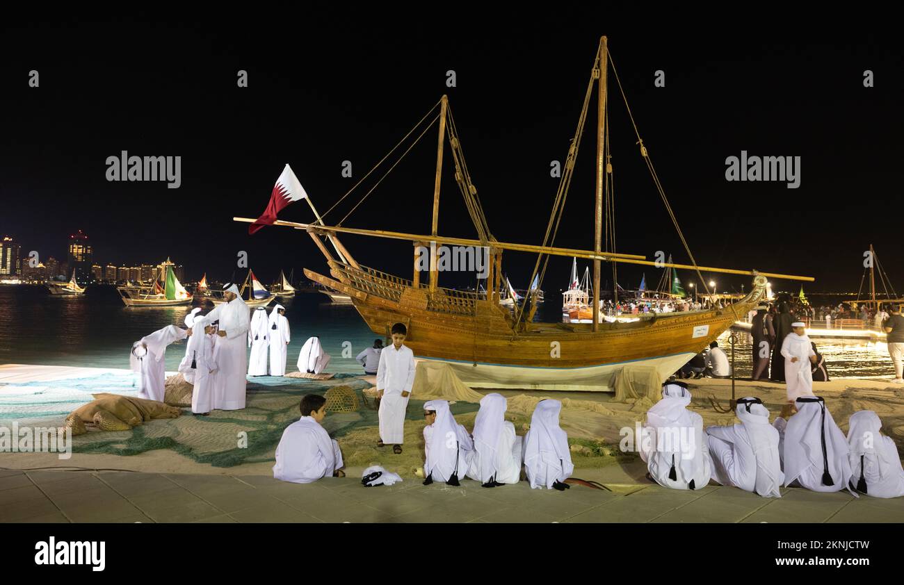 Il Katara International Dhow Festival è un festival culturale annuale ispirato al ricco patrimonio marittimo del Qatar Doha Qatar 10-12-2022 Foto Stock