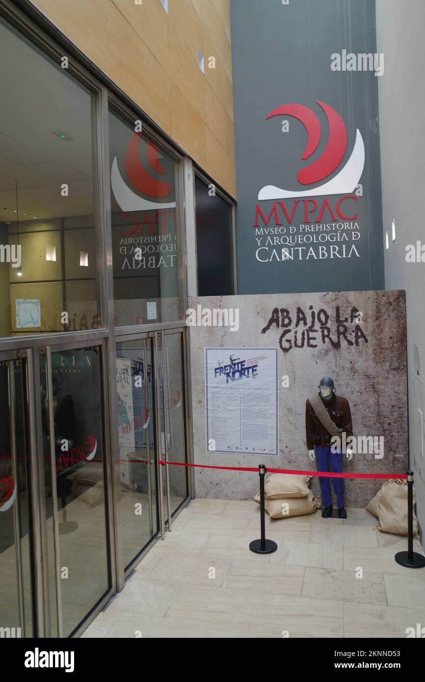 Santander, Spagna - 29 Ott, 2022: Museo della Preistoria e Archeologia della Cantabria Foto Stock