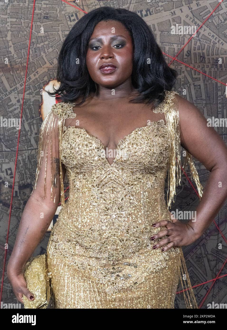 Susan Wokoma partecipa alla prima di Enola Holmes 2 di Netflix al Paris Theater di New York il 27 ottobre 2022 Foto Stock