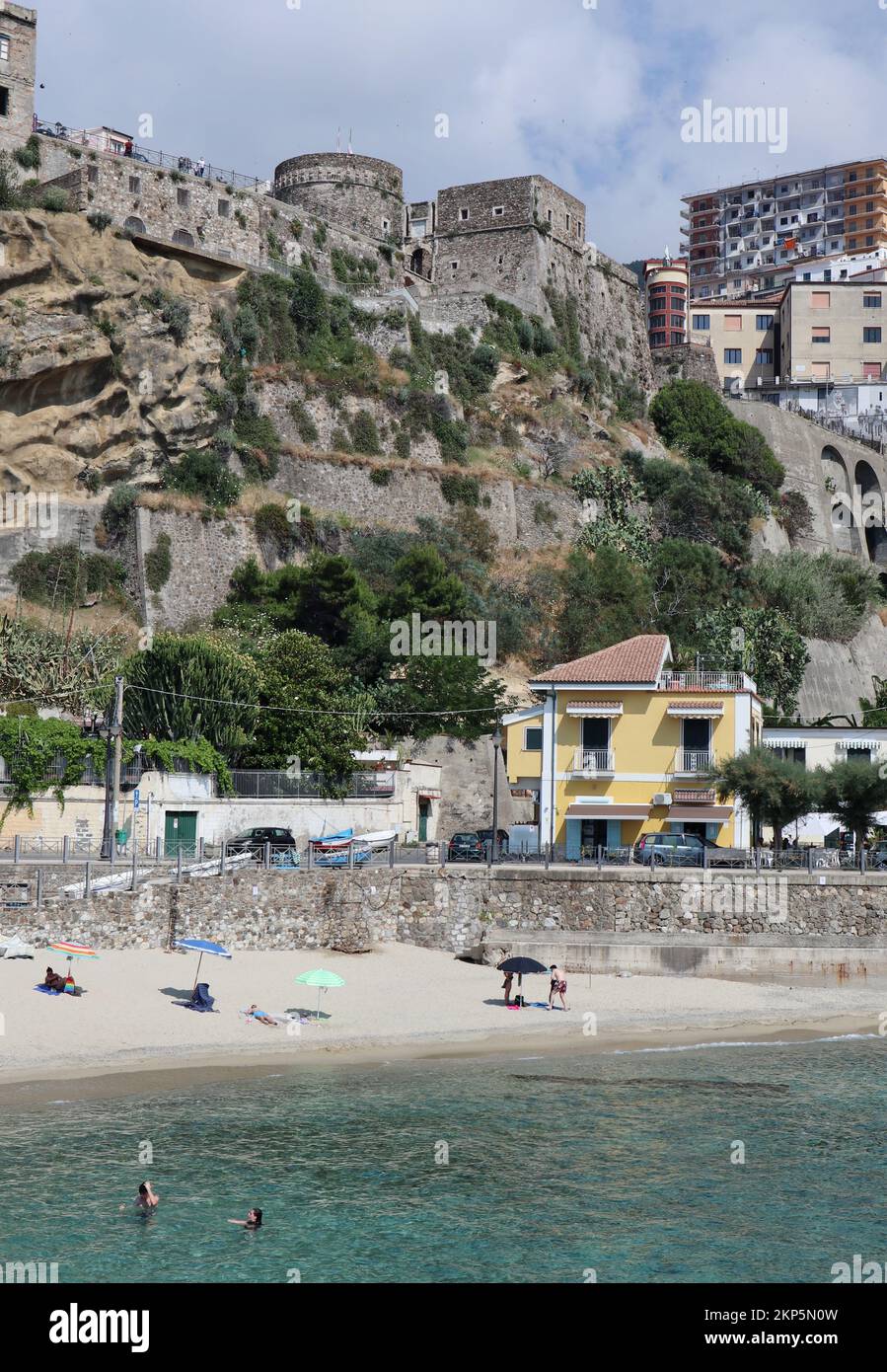 Pizzo Calabro - Scorcio del Castello Murat dal molo Foto Stock