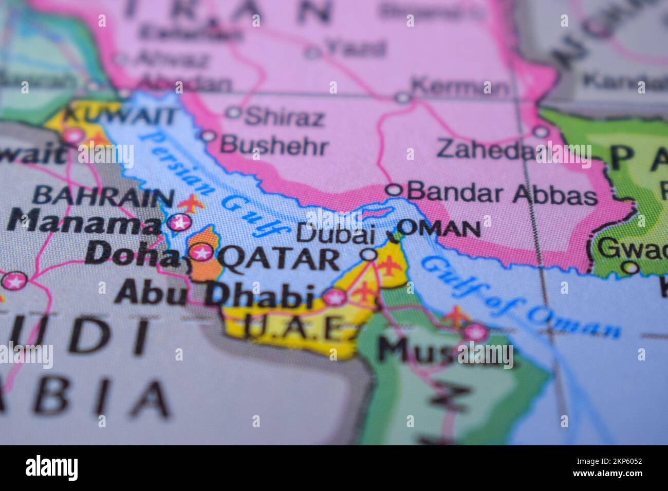 Qatar Travel Concept Country Nome sulla mappa del mondo politico molto Macro primo piano Visualizza Stock Fotografia Foto Stock
