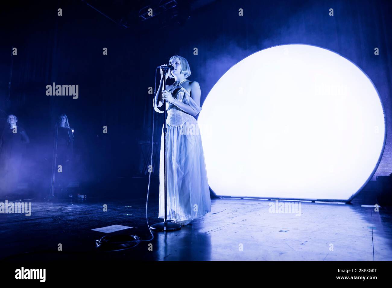 Oslo, Norvegia. 27th Nov 2022. La cantante e cantautrice norvegese Aurora si esibisce in un concerto dal vivo al Sentrum Scene di Oslo. (Photo Credit: Gonzales Photo/Alamy Live News Foto Stock