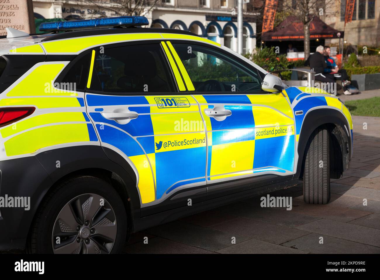 La polizia auto appartiene alla polizia Scozia parcheggiata a Helensburgh, Scozia Foto Stock