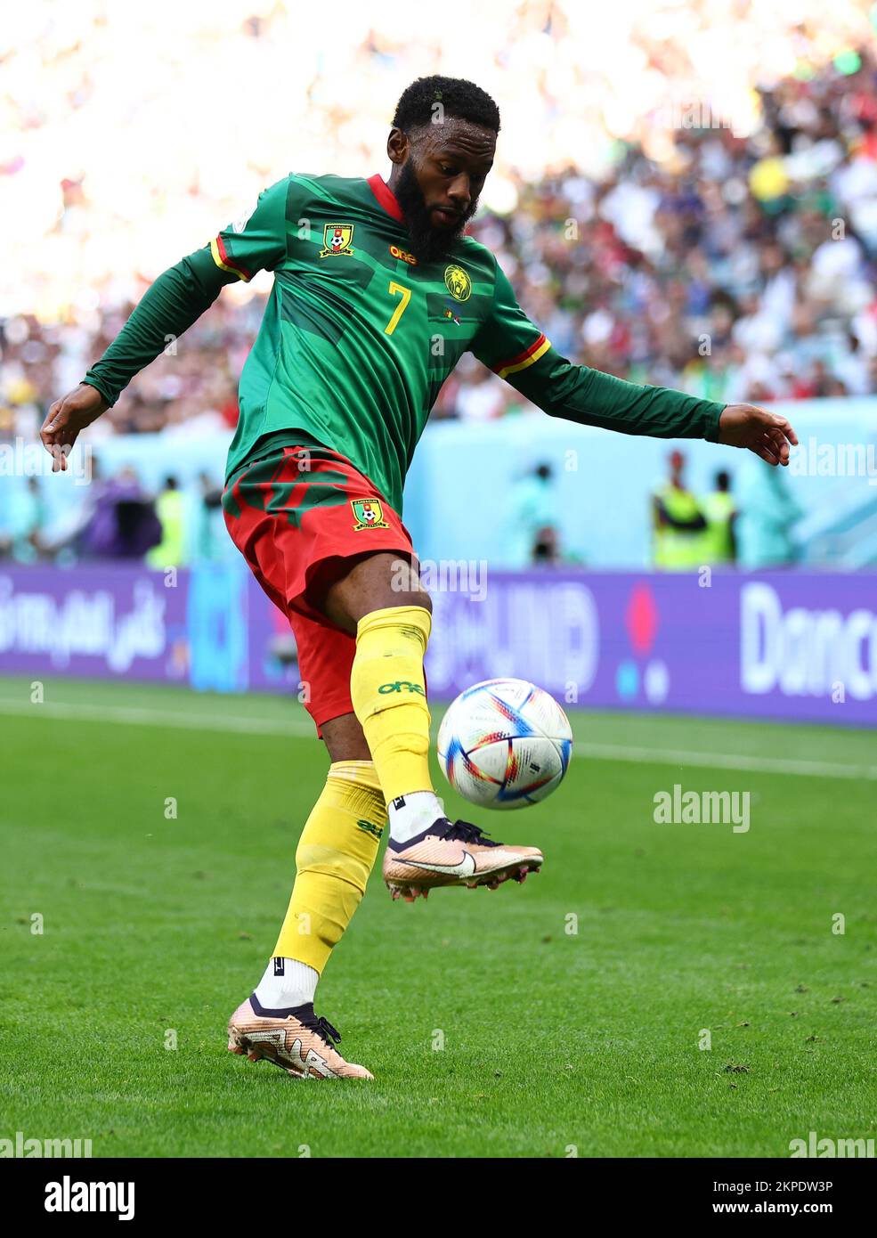 Al Wukair, Qatar. 28th Nov 2022. Georges-Kevin Nkoudou del Camerun durante la partita di Coppa del mondo FIFA 2022 allo Stadio al Janoub, al Wukair. Il credito di foto dovrebbe essere: David Klein/Sportimage/Alamy Live News Credit: Sportimage/Alamy Live News Foto Stock