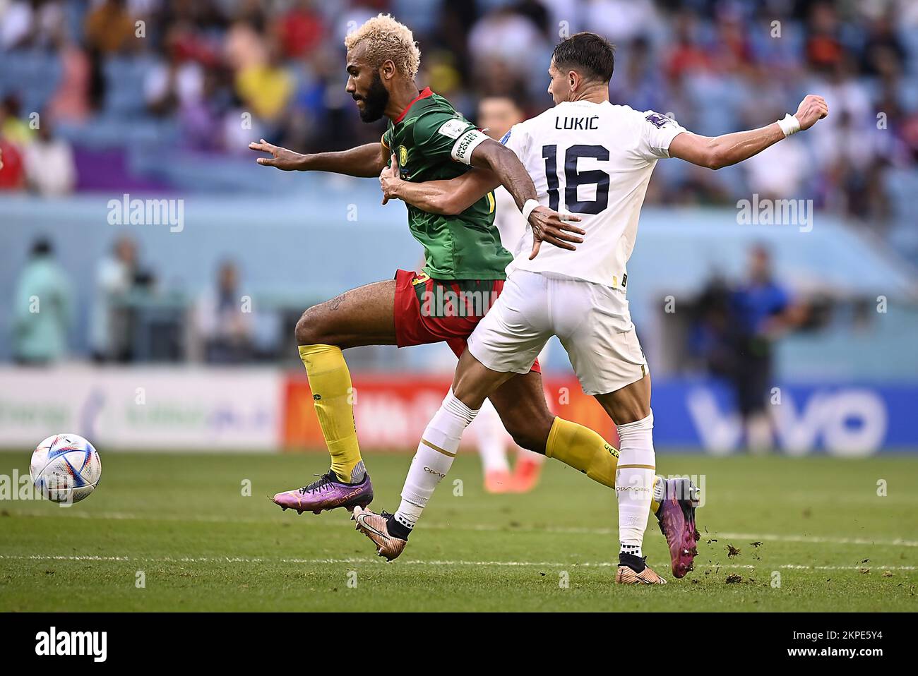 Al Janoub, Qatar. 28th Nov 2022. Foto Fabio Ferrari/LaPresse 28 Novembre 2022 Stadio al Janoub, Qatar - Sport - Calcio - Qatar 2022 - Coppa del mondo FIFA - Camerun vs Serbia - Gruppo G - fase a Gironi - . Nella foto: Lukic Sasa 28 novembre 2022 Stadio al Janoub, Qatar - sport - Calcio - Qatar 2022- Coppa del mondo FIFA - Camerun / Serbia - Gruppo G - fase di gruppo - . Nella foto: Lukic Sasa/ PRESSINPHOTO Credit: PRESSINPHOTO SPORTS AGENCY/Alamy Live News Foto Stock