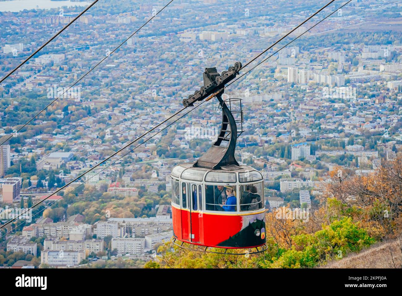 Pyatigorsk, Russia. Ottobre 24, 2022. Funivia vintage. Funivia fino alla cima del Monte Beshtau, acque minerali caucasiche. Gita ai punti panoramici in montagna. Foto Stock