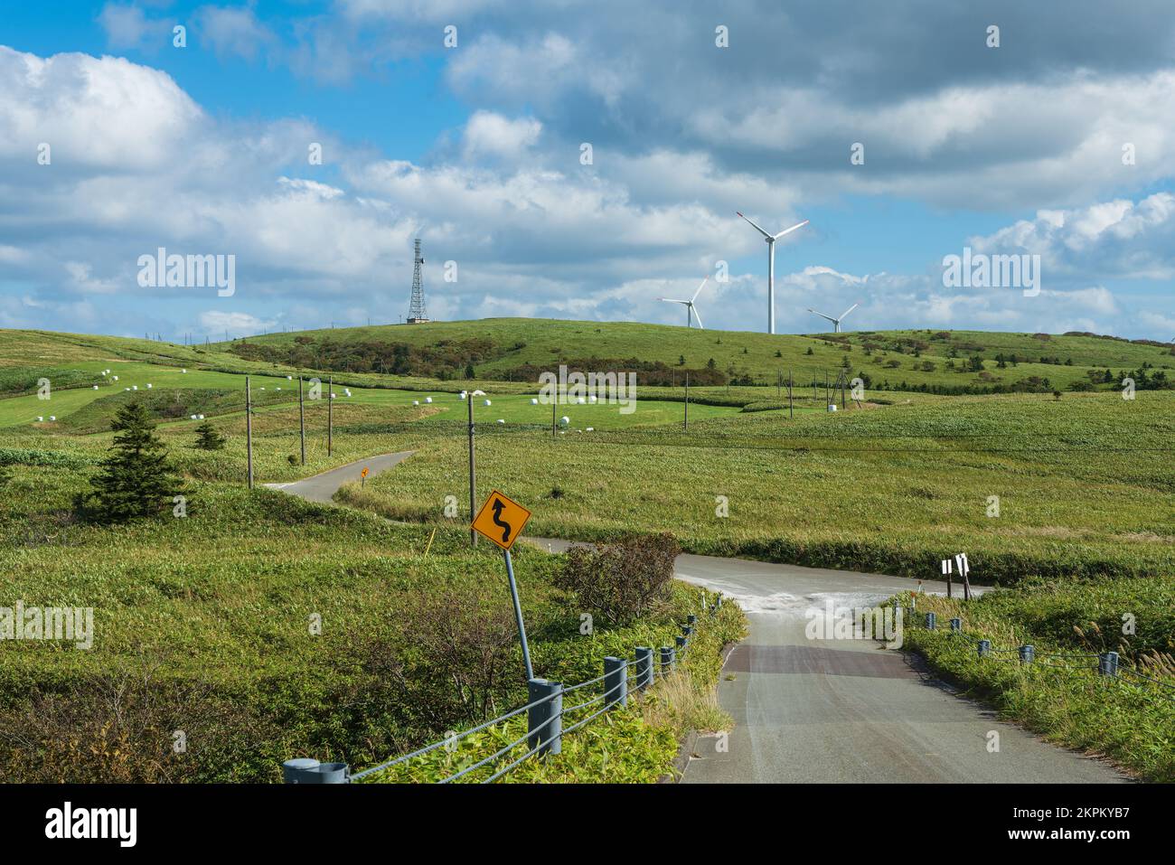 Soya Misaki Ranch e Wind Farm a Soya Hills a Hokkaido, Giappone Foto Stock