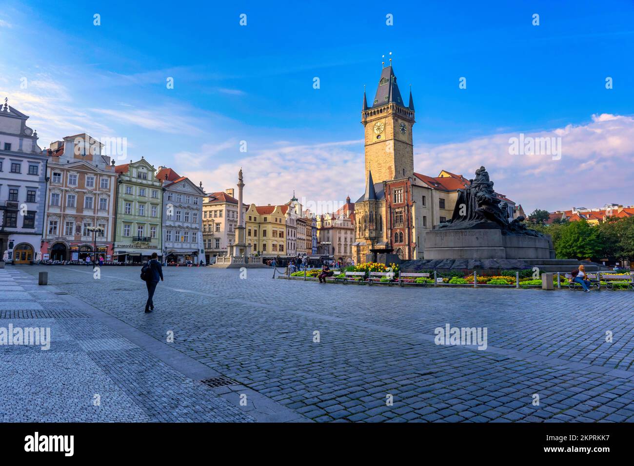 Praga, Repubblica Ceca - 5 settembre 2022: Vecchio Municipio sulla Piazza della Città Vecchia Foto Stock