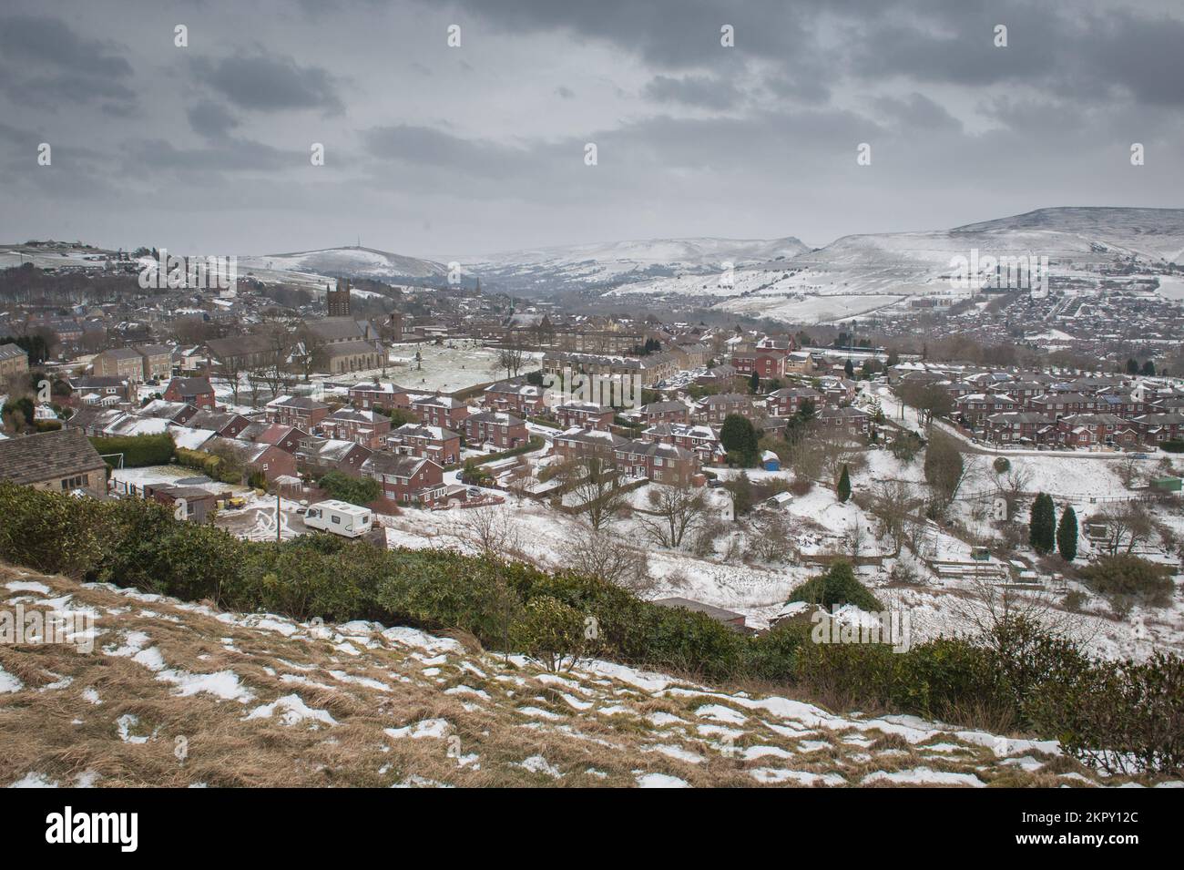 Mossley è una città e parrocchia civile a Tameside, Greater Manchester, Inghilterra, nell'alta Valle di Tame e ai piedi delle Pennine, Foto Stock