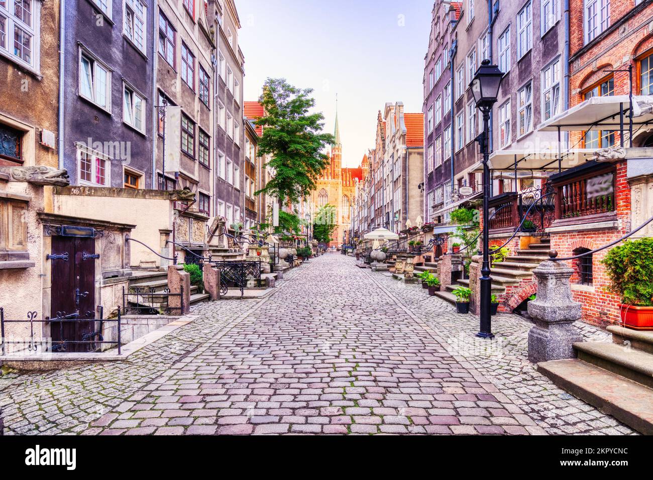 Famosa Mariacka Street con la Basilica di San Maria sullo sfondo, Danzica, Polonia, Europa Foto Stock