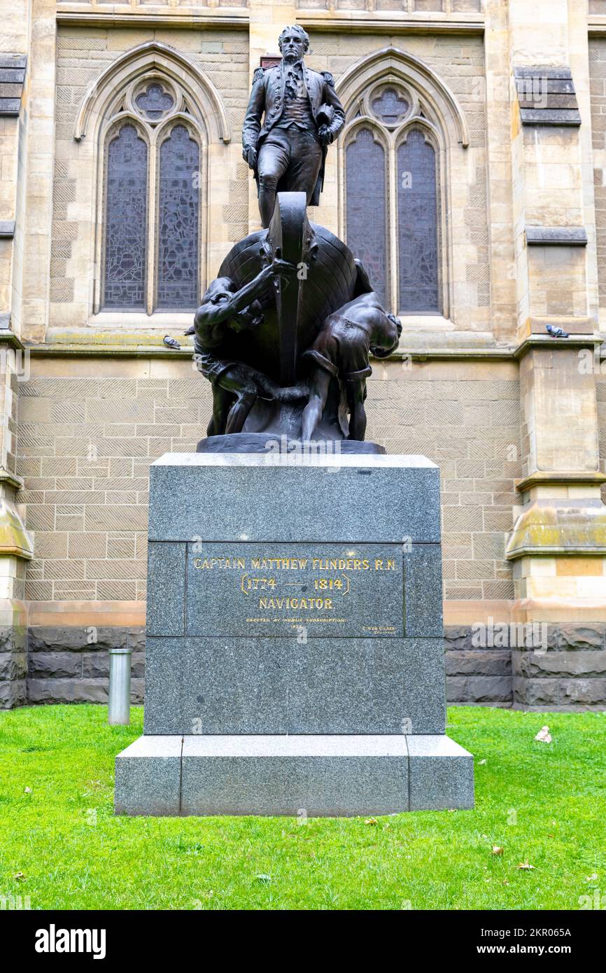Statua del capitano Matthew Flinders nel centro di Melbourne Vic, un navigatore britannico che circumnavigava l'Australia e i cui resti sono stati trovati nel 2019 Foto Stock