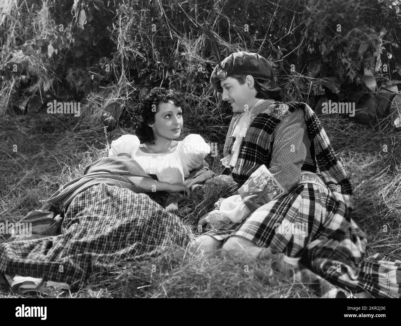 Jean Parker, Robert Donat, on-set of the British Film, 'The Ghost Goes West', United Artists, 1935 Foto Stock