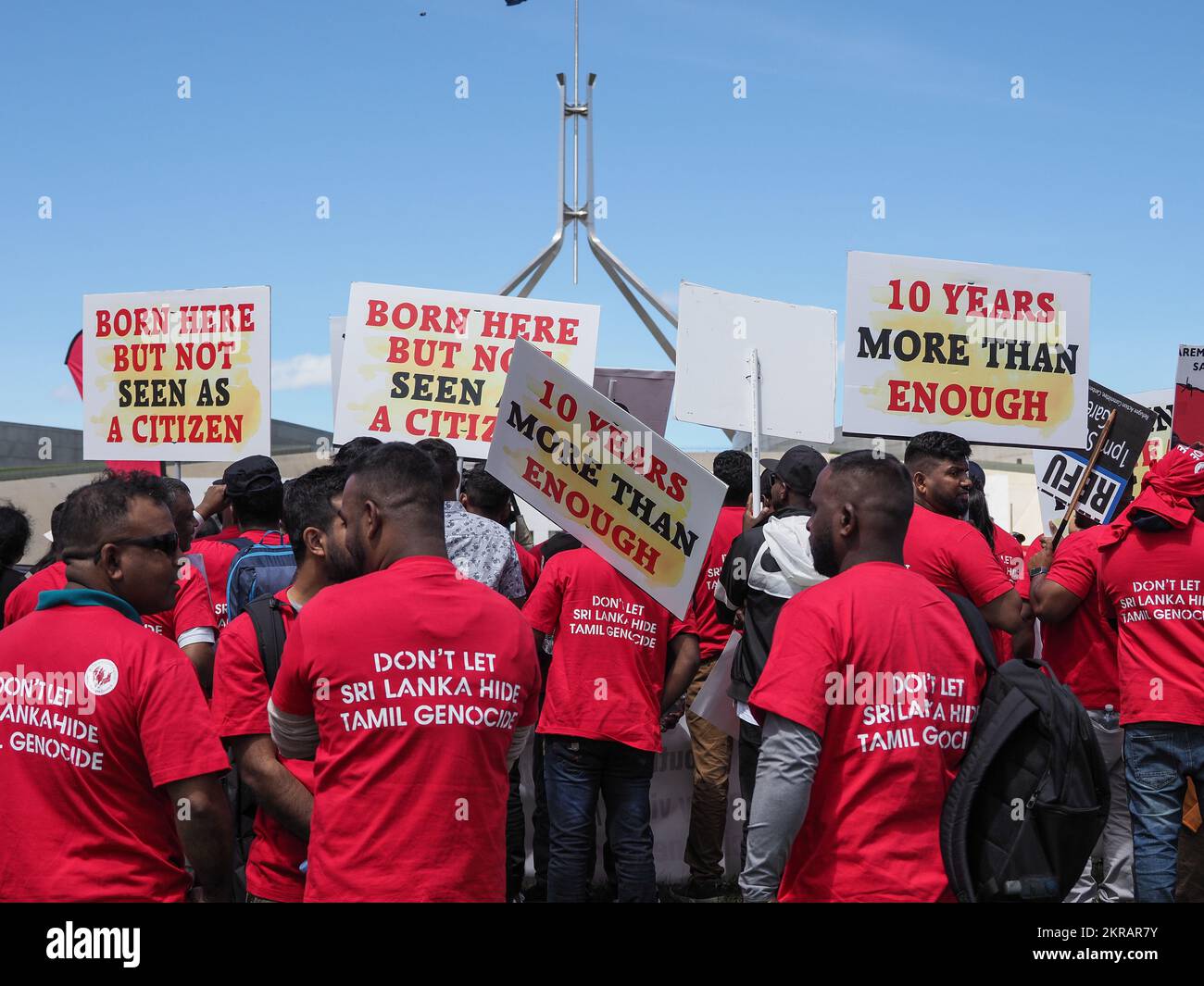 Canberra, Australia. 29th Nov 2022. Centinaia di rifugiati provenienti da tutto il paese hanno fatto convergere il Parlamento per chiedere che l'albanese mantenga la sua promessa pre-elettorale di fornire una protezione permanente per porre fine al lungo incubo di 30.000 rifugiati sui TPV e su altri visti temporanei senza diritto al ricongiungimento familiare. Credit: Notizie dal vivo Leo Bild/Alamy Foto Stock