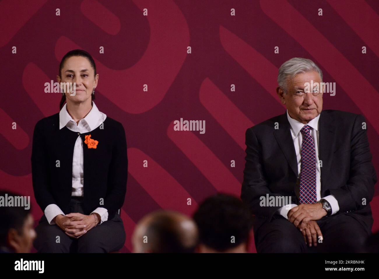 Città del Messico, Messico. 28 novembre 2022, Città del Messico, Messico: Claudia Sheinbaum Pardo, Capo Governo di Città del Messico, e il Presidente del Messico Andres Manuel Lopez Obrador durante la cerimonia dei National Sports Awards al Palazzo Nazionale il 28 novembre 2022 a Città del Messico, Messico. (Credit Image: © Carlos Tischler/eyepix via ZUMA Press Wire) Credit: ZUMA Press, Inc./Alamy Live News Foto Stock