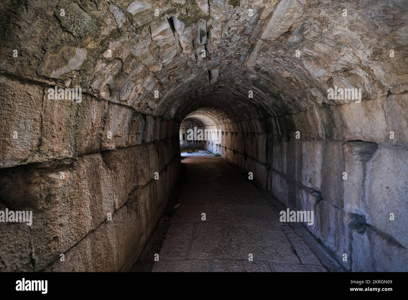 Milet, Aydın, Turchia, 2021 settembre: Rovine dell'antico teatro greco a Mileto, sulla costa occidentale dell'Anatolia, nell'antica Caria Foto Stock