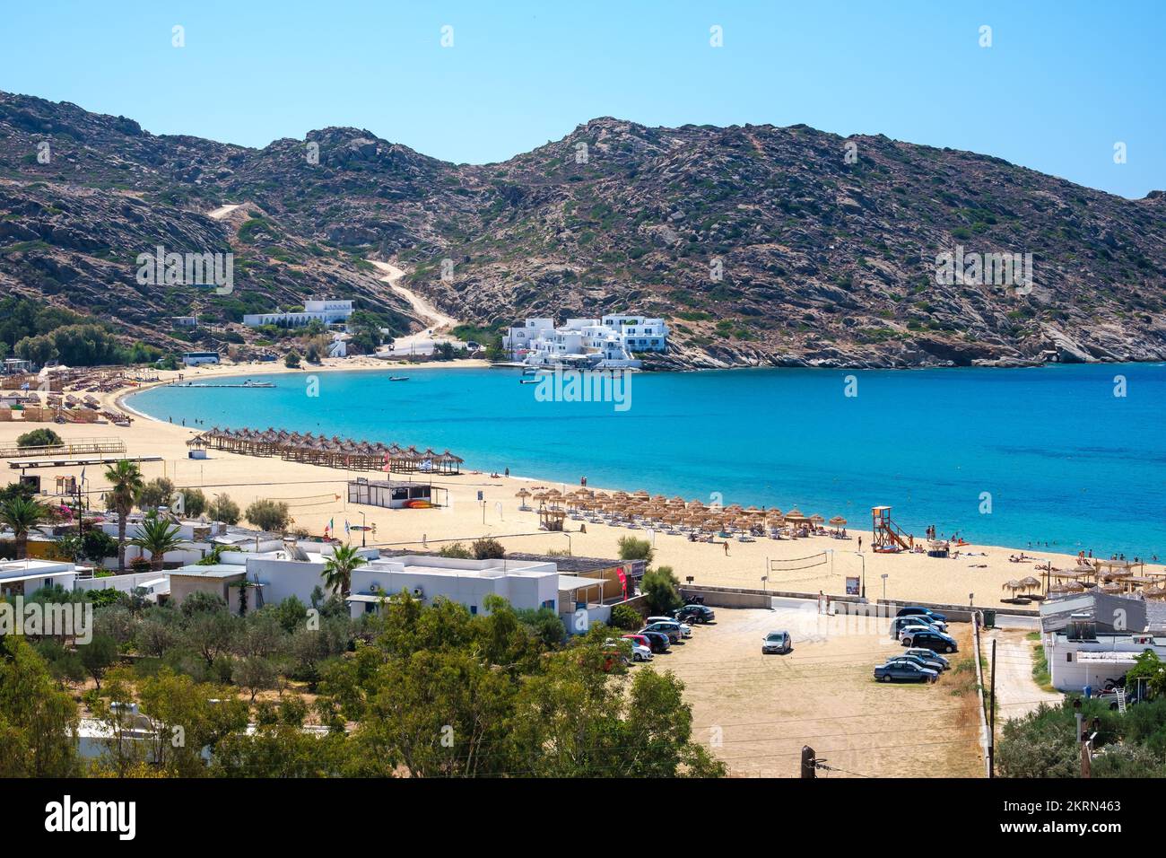 Vista panoramica mozzafiato della famosa spiaggia di Mylopotas in Grecia Foto Stock