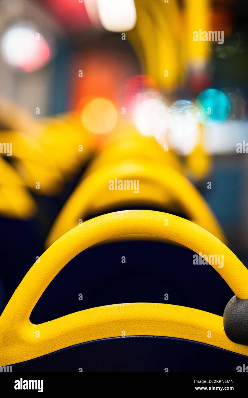 Interni autobus a due piani a Londra, Inghilterra, Regno Unito Foto Stock