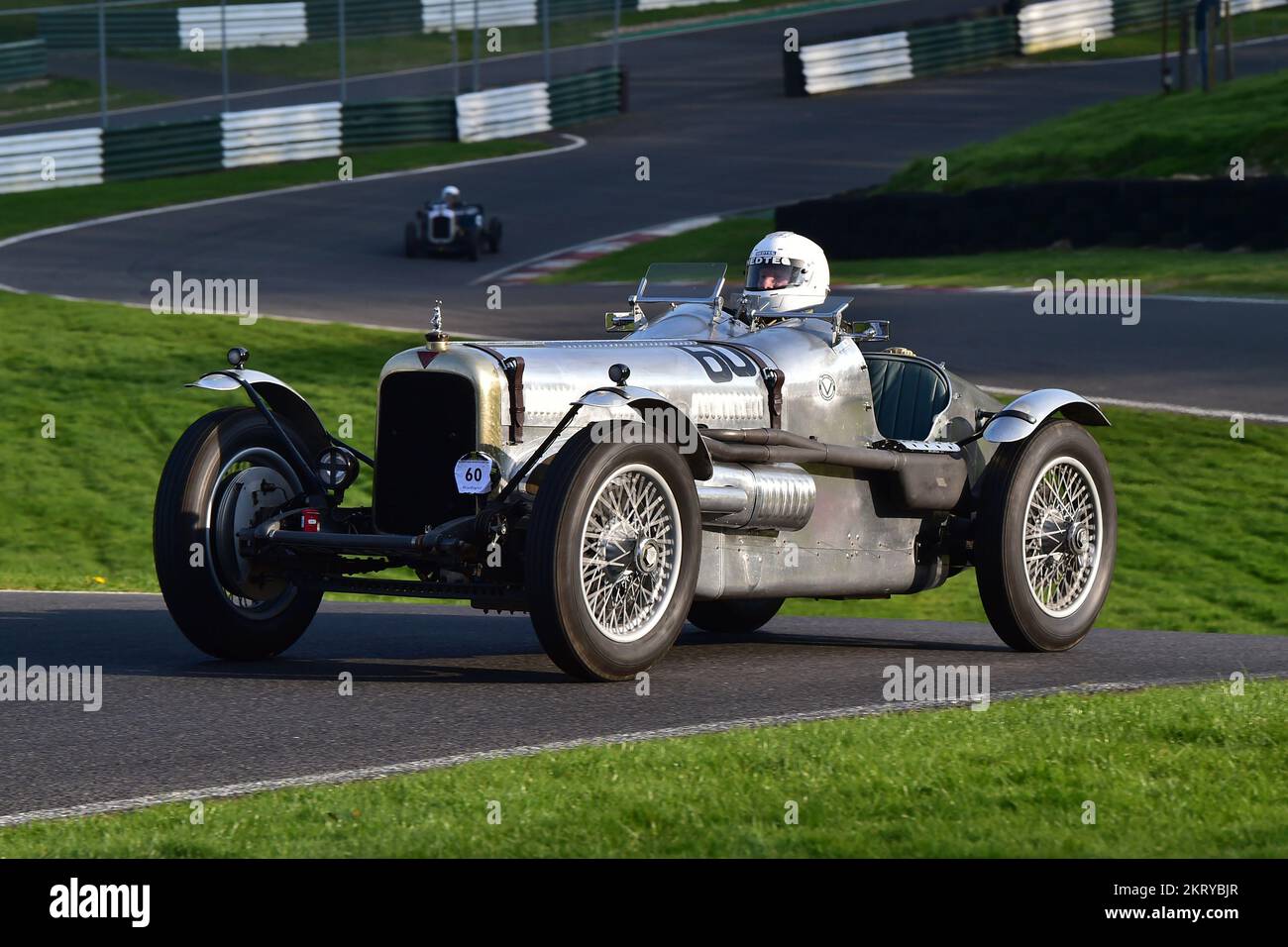 Jeffrey Edwards, Alvis Silver Eagle, la seconda Allcomers handicap Race della riunione, una gara di cinque giri con l'obiettivo che tutti i veicoli irr Foto Stock