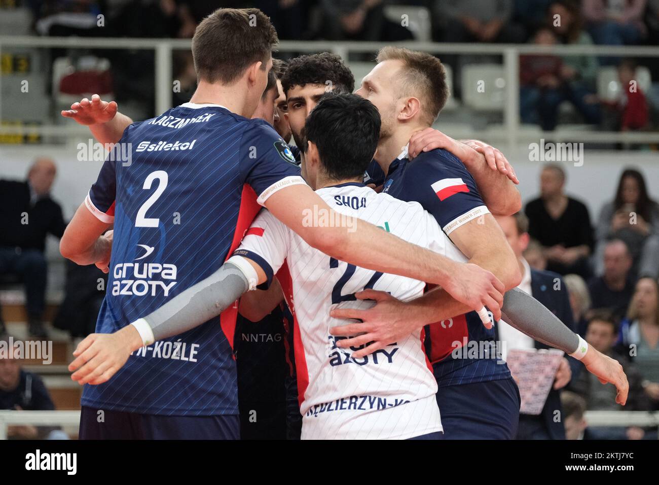 Trento, Italia. 29th Nov 2022. Esultazione del Gruppo Azoty ZAKSA Kedzierzyn-Kozle durante la partita di pallavolo tra ITAS Trentino e Zaksa K?dzierzyn-Kozle, CEV Champions League a Trento, Italia, Novembre 29 2022 Credit: Independent Photo Agency/Alamy Live News Foto Stock