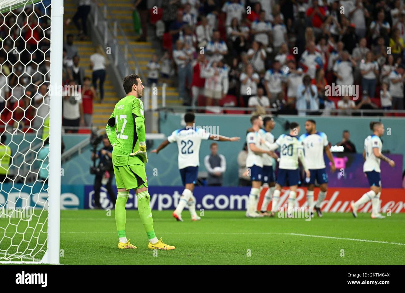 Al Rayyan, Qatar. 29th Nov 2022. Danny Ward, portiere del Galles, reagisce durante la partita di Gruppo B tra Galles e Inghilterra alla Coppa del mondo FIFA 2022 allo stadio Ahmad Bin Ali di al Rayyan, Qatar, 29 novembre 2022. Credit: Xiao Yijiu/Xinhua/Alamy Live News Foto Stock