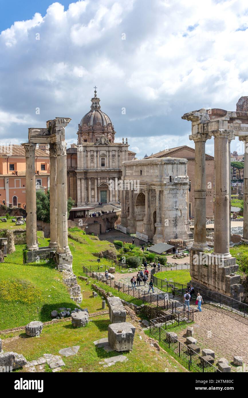 I fori Romani (Foro Romano) sono rovine di Via Monte Tarpeo, Roma Centrale, Roma, Lazio, Italia Foto Stock