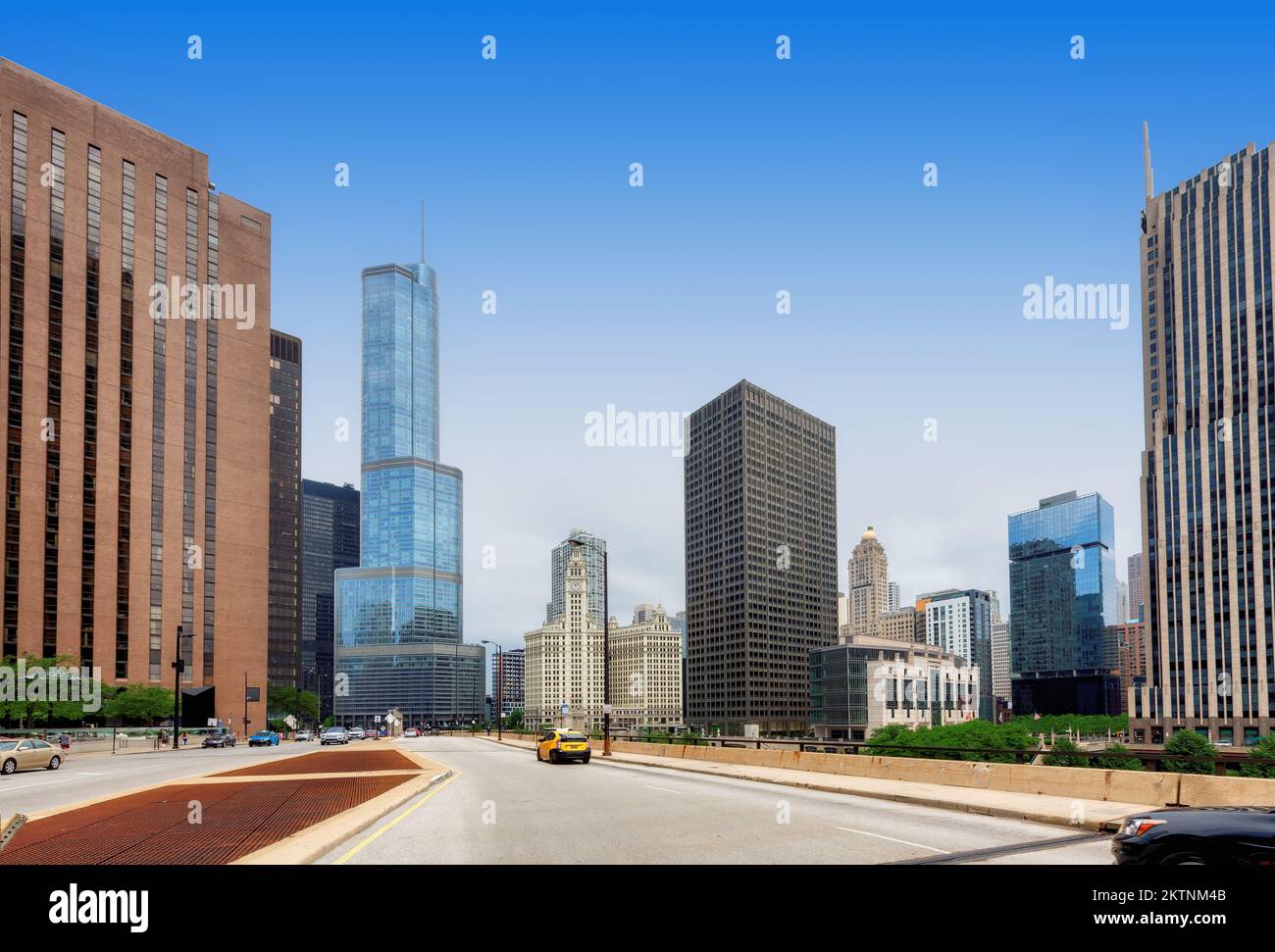 Centro di Chicago e argine del fiume Chicago Foto Stock