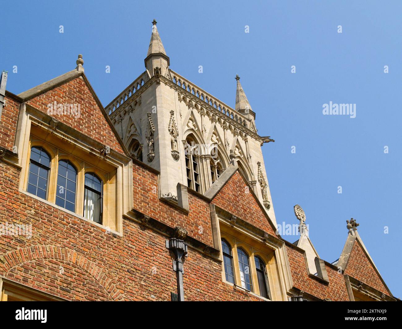 Facciata superiore e torre di Second Court and Chapel, St John’s College, Cambridge, Regno Unito Foto Stock