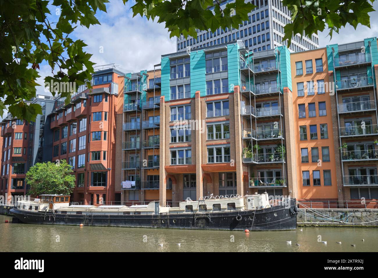 Riverside Apartment Blocks Downtown Bristol, Inghilterra Foto Stock