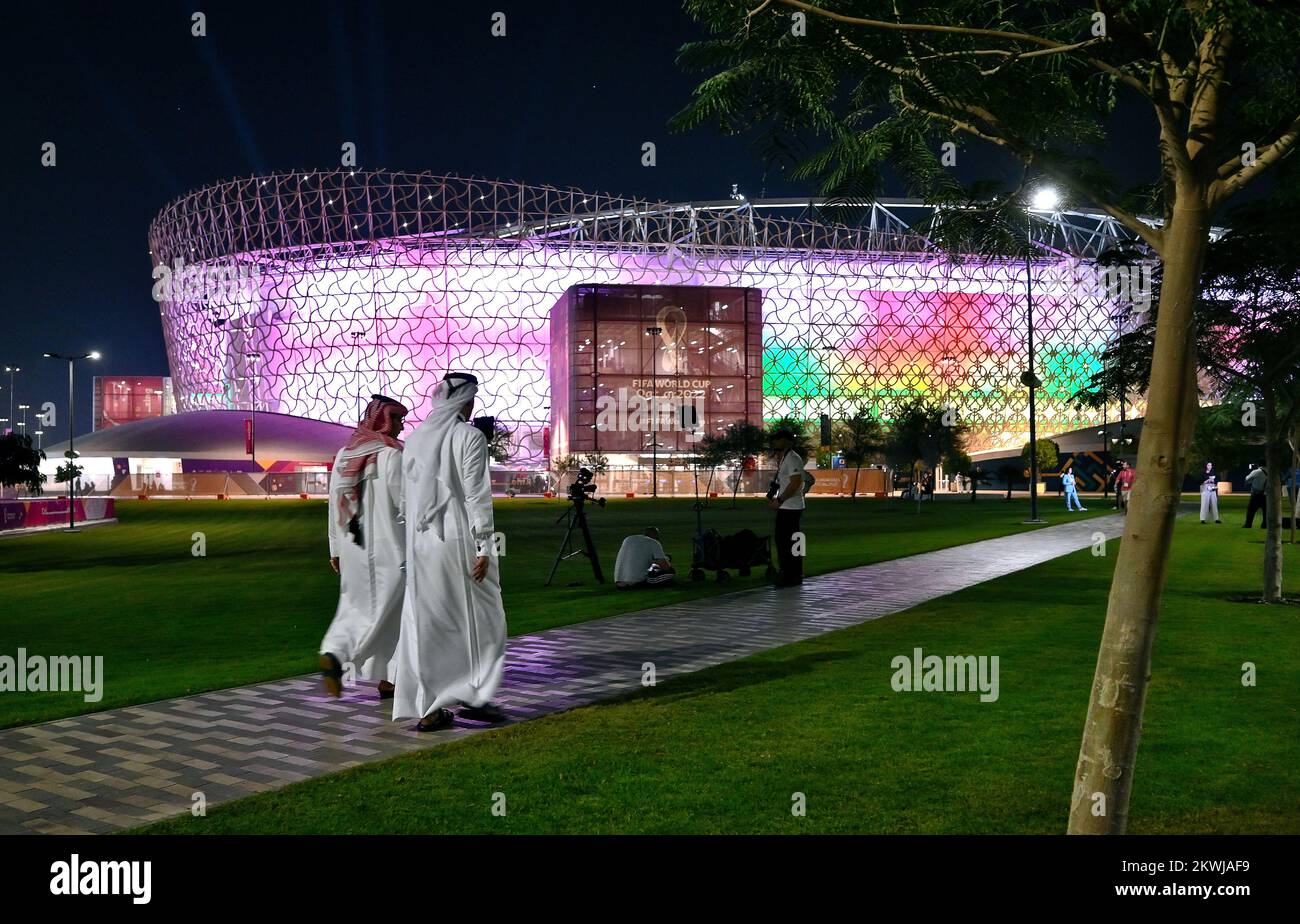 Coppa del mondo di calcio 2022, Qatar, stadio Ahmed bin Ali; Galles vs Inghilterra Foto Stock Coppa del mondo di calcio 2022, Qatar, stadio Ahmed bin Ali; Galles vs Inghilterra Foto Stock