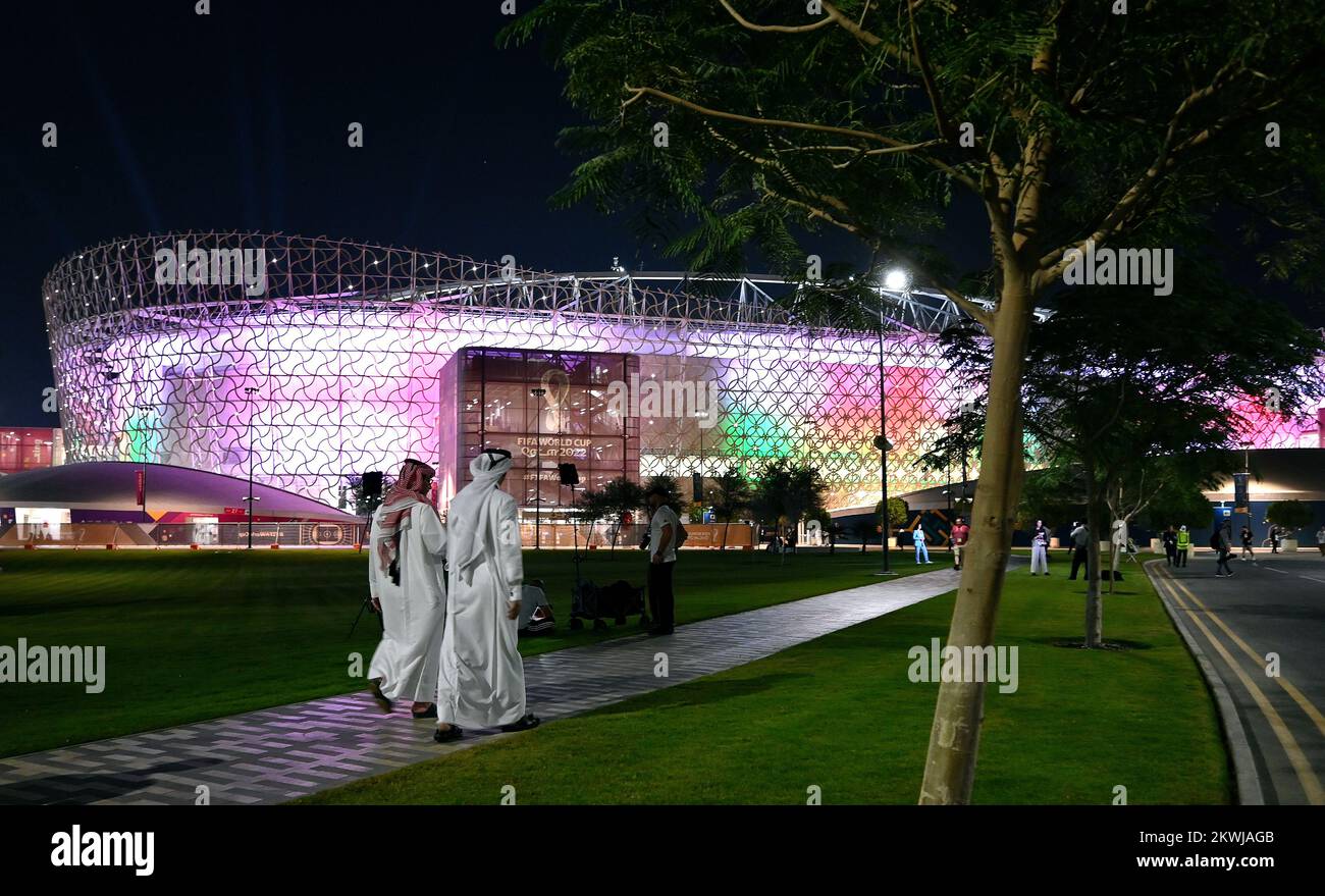 Coppa del mondo di calcio 2022, Qatar, stadio Ahmed bin Ali; Galles vs Inghilterra Foto Stock Coppa del mondo di calcio 2022, Qatar, stadio Ahmed bin Ali; Galles vs Inghilterra Foto Stock