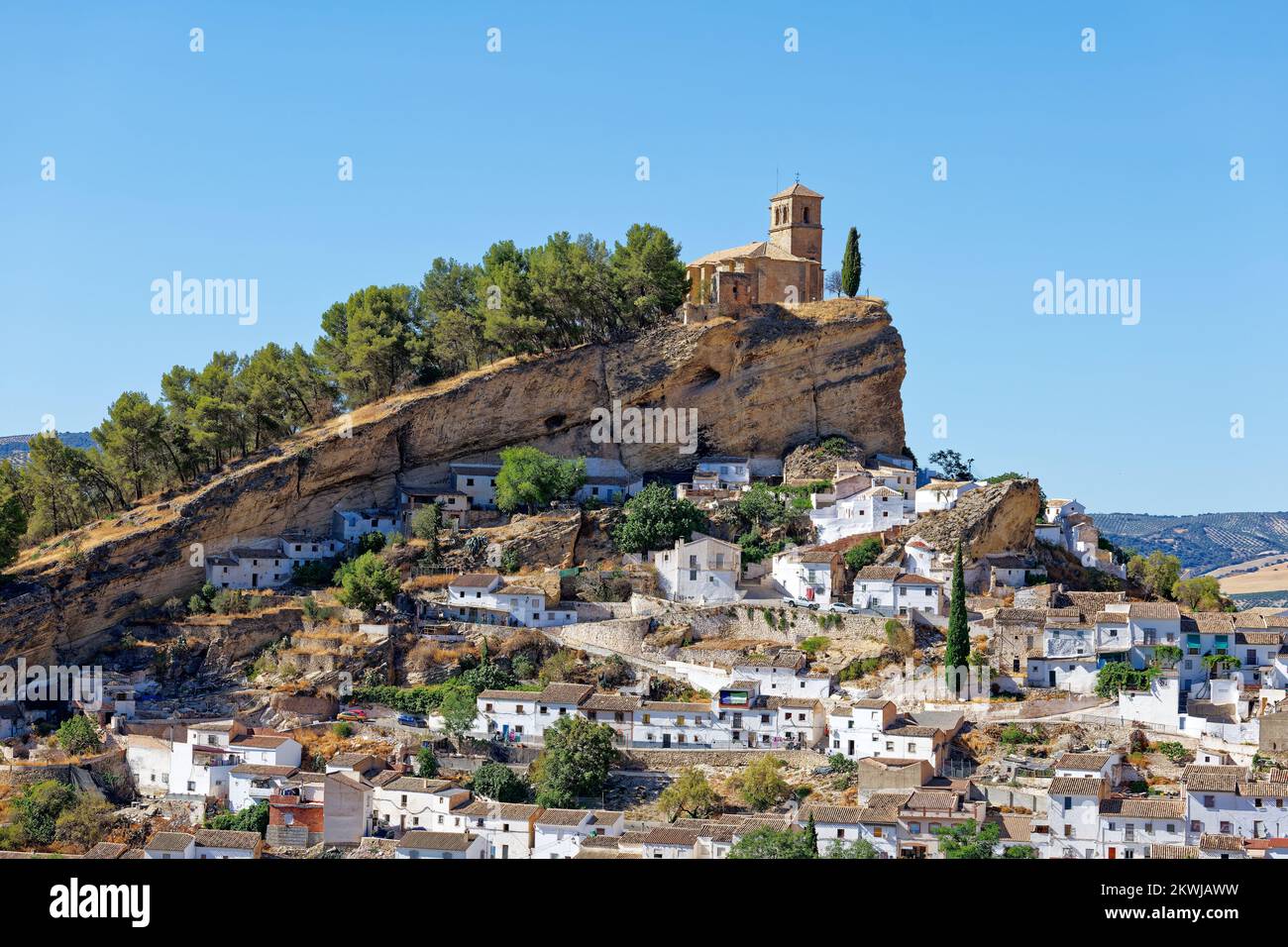 Vista del villaggio bianco Montefrio in Spagna considerato uno dei migliori punti di vista del mondo. Destinazione turistica. Vacanze e vacanze. Foto Stock