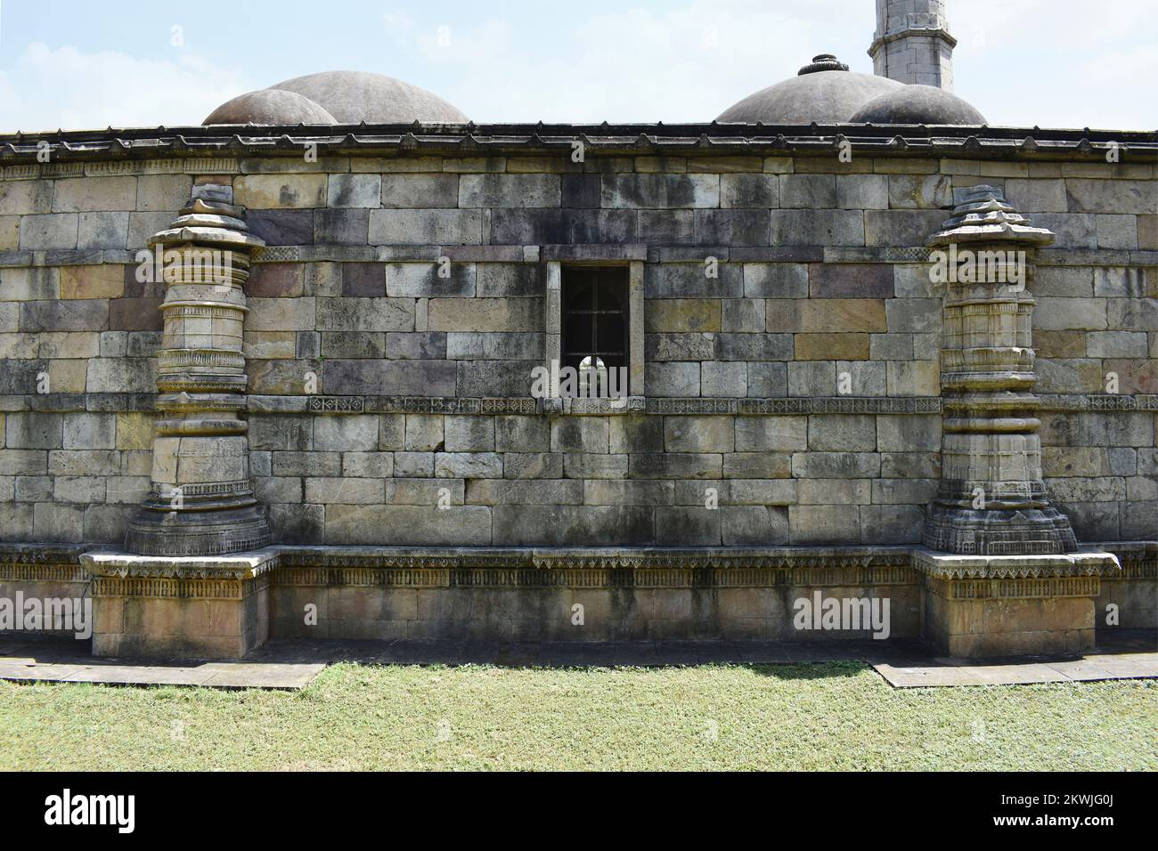 Shaher ki Masjid, vista sul retro, architettura religiosa islamica, costruita dal Sultano Mahmud Begada 15th - 16th ° secolo. Un sito patrimonio dell'umanità dell'UNESCO, GUJ Foto Stock