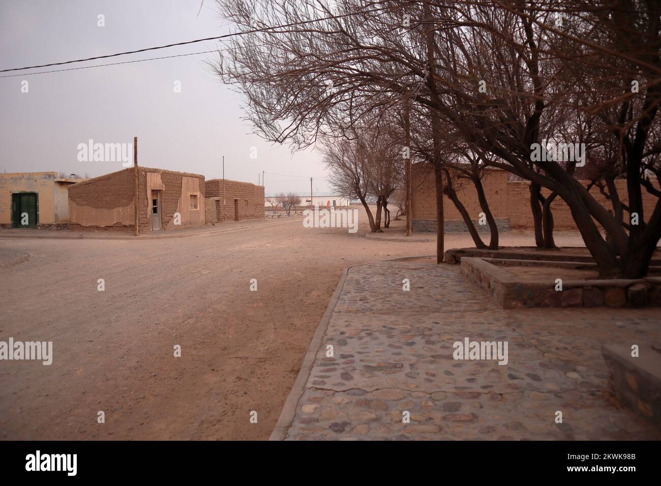 Pozo Colorado, Jujuy: 30 novembre 2022. Vista dei suoi edifici coloniali vicino a Slar de Guayatayoc Foto Stock