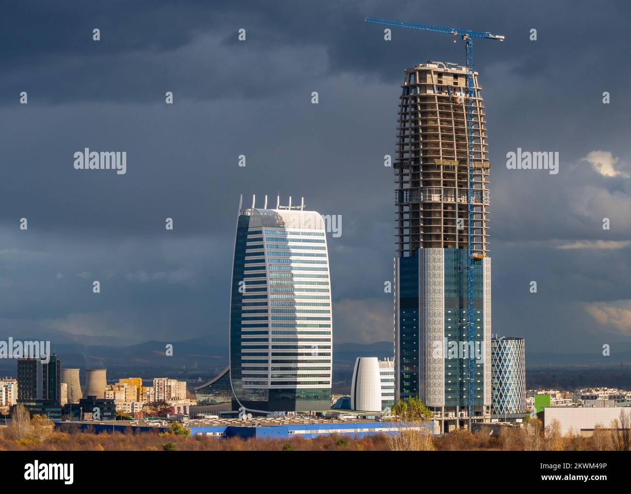 Sofia Bulgaria edificio del grattacielo Sky Fort e cantiere in costruzione a partire dal novembre 2022, Europa orientale, Balcani, UE Foto Stock