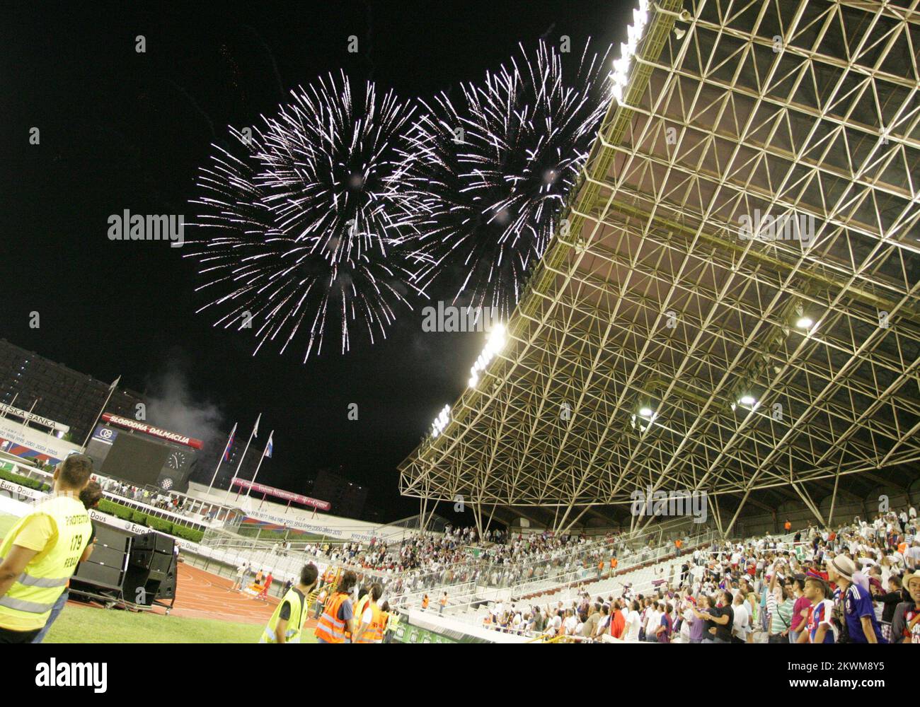 Fuochi d'artificio per celebrare il centesimo compleanno di HNK Hajduk Split Foto Stock