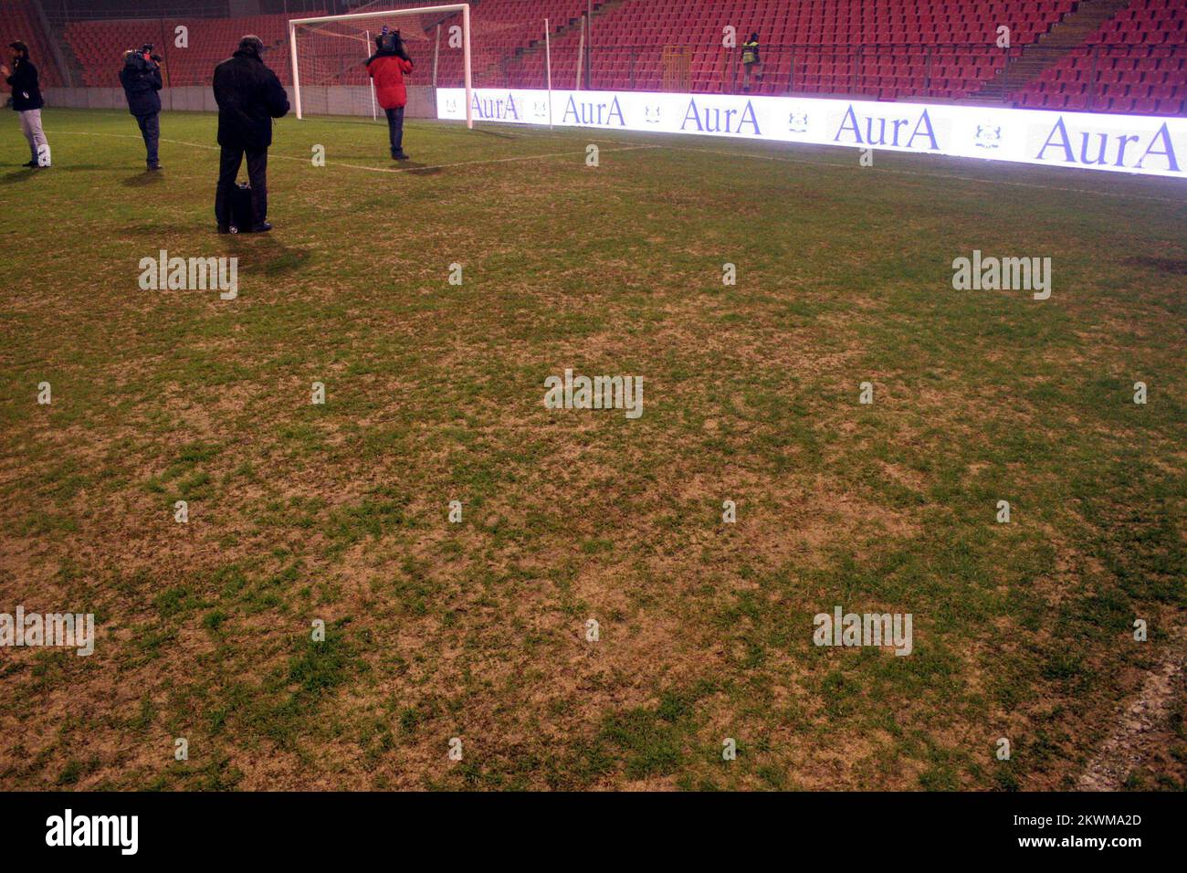 Campo e erba allo stadio Bilino Polje prima della giornata di allenamento della nazionale portoghese prima della prima partita euro 2012 contro la Bosnia-Erzegovina Foto Stock