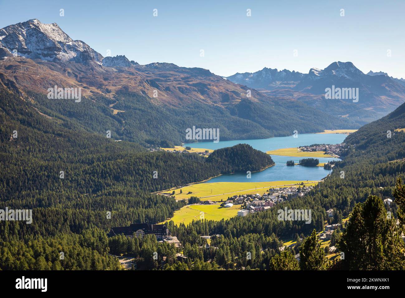 Sopra il lago di Sils e Maloja dall'alta Engadina, Graubunden, Svizzera Foto Stock