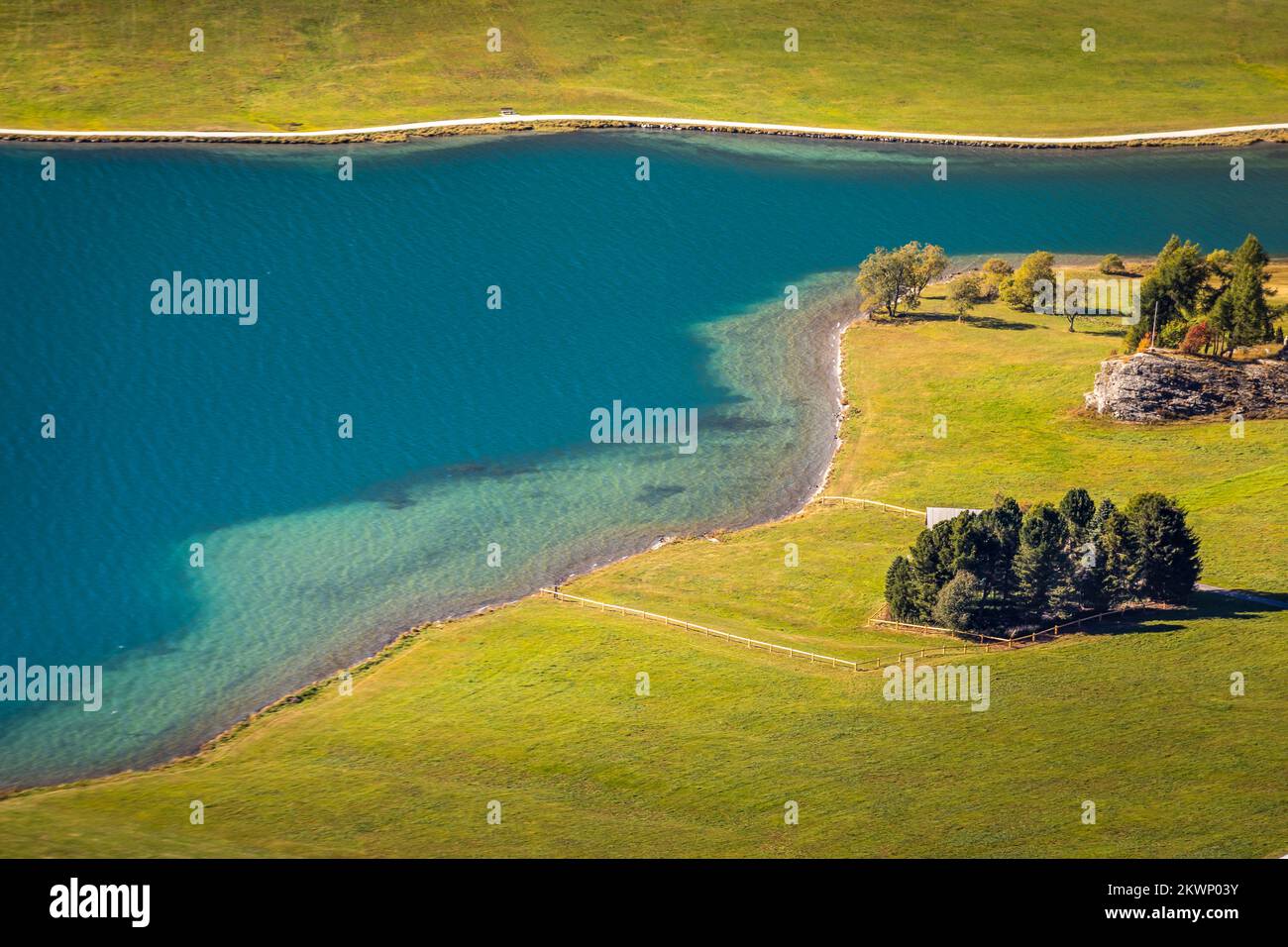 Sopra il lago di Sils e Maloja dall'alta Engadina, Graubunden, Svizzera Foto Stock