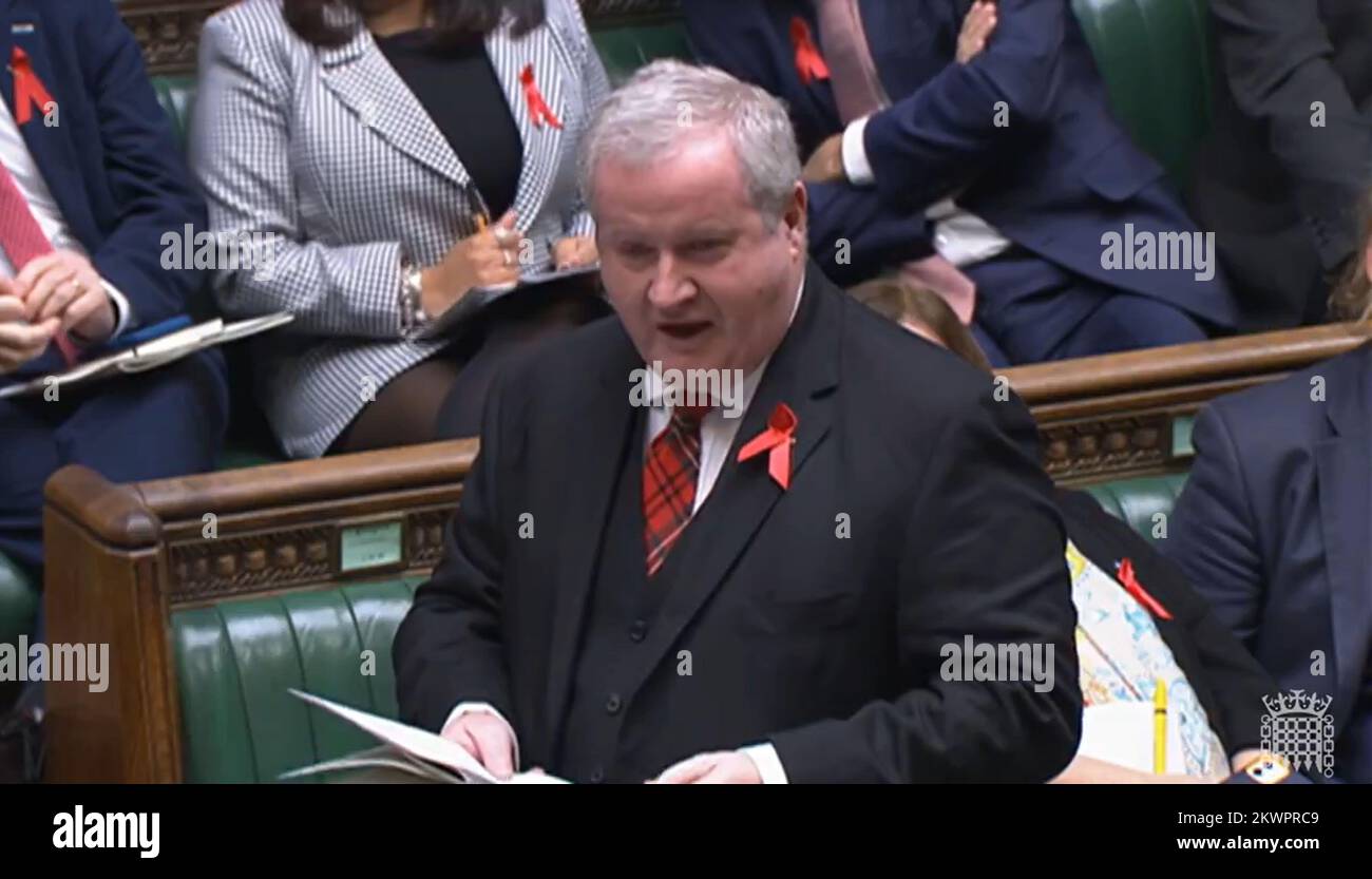 Ian Blackford, leader dell'SNP Westminster, interviene durante le interrogazioni del primo Ministro alla Camera dei Comuni di Londra. Data immagine: Mercoledì 30 novembre 2022. Foto Stock