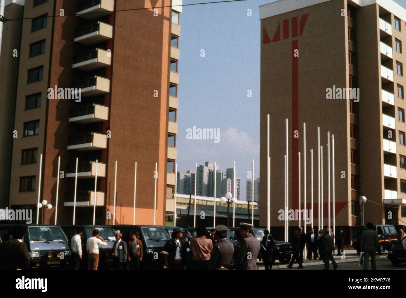 Febbraio 1984., Sarajevo, Bosnia-Erzegovina - la società Mitshubishi, uno degli sponsor dei Giochi Olimpici invernali 14th ha dato veicoli al Comitato Organizzatore dei Giochi Olimpici. Foto: Ante Jelavic/HaloPix/PIXSELL Foto Stock