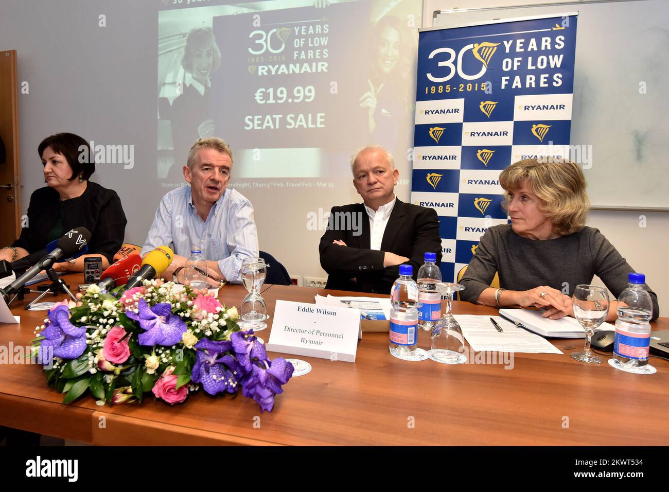 04.02.2015., Zara, Croazia - Michael o'Leary, CEO di Ryanair, all'aeroporto Zara ha tenuto una conferenza stampa. La conferenza è stata annunciata la stagione di quest'anno i voli Ryanair da Zara che comportano una minore rotazione per i paesi scandinavi, ma anche l'introduzione di alcune nuove linee. Irena Cosic, direttore dell'aeroporto di Zadar, Eddie Wilson. Foto: Dino Stanin/PIXSELL Foto Stock