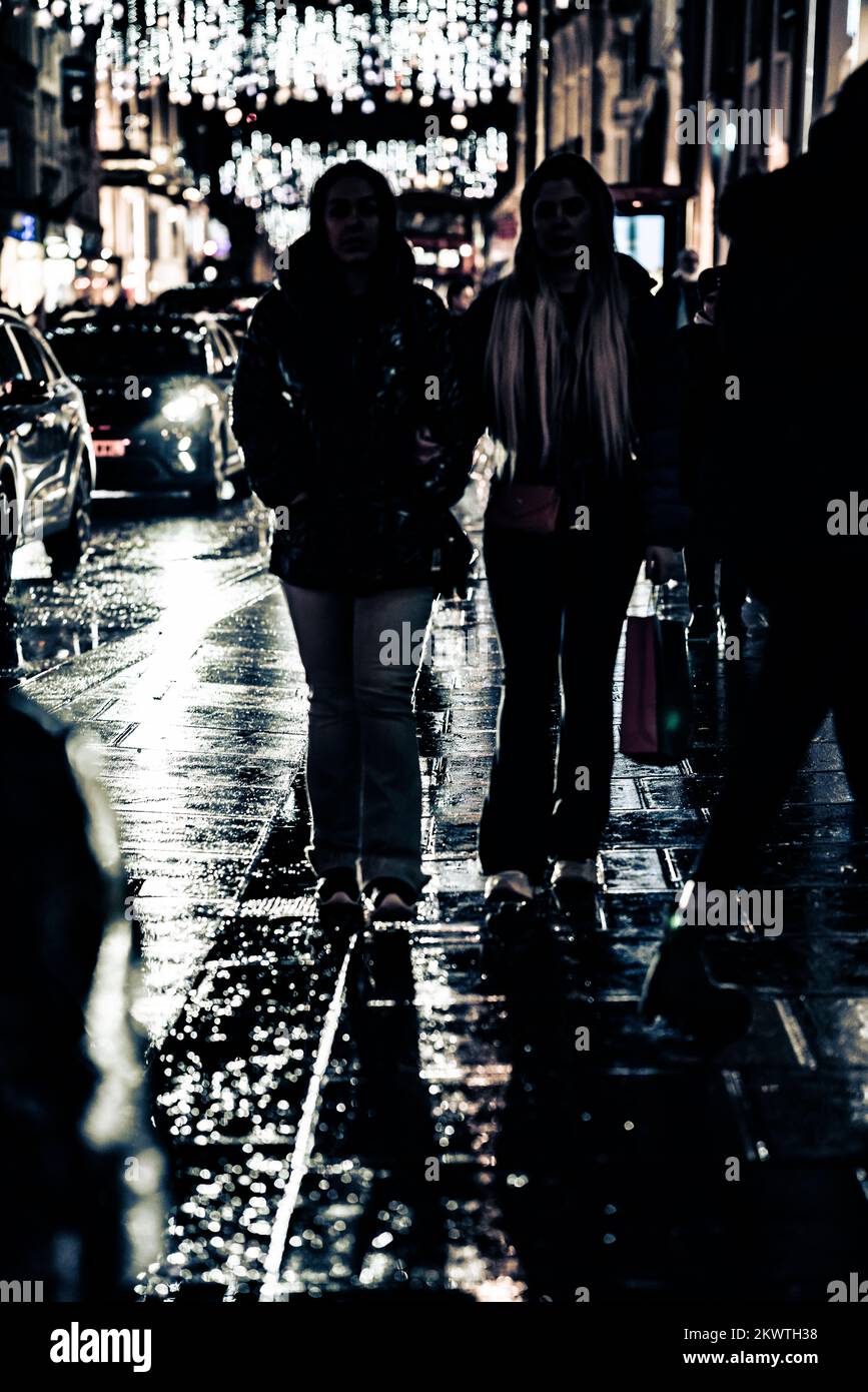 Scena notturna di Natale a Oxford Street a Londra Foto Stock