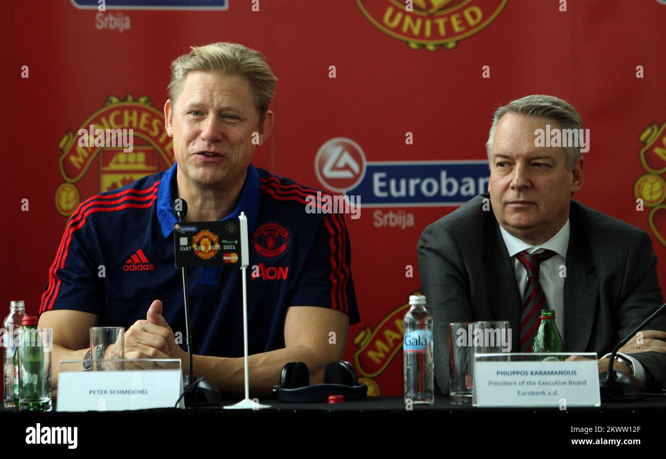 08.12.2015., Serbia, Beograd - Peter Schmeichel, ex portiere del Manchester United FC con Philippos Karamanolis e Simon Hoppe dell'Eurobank. Eurobank Serbia segna il secondo anniversario della cooperazione con il Manchester United. Foto: HaloPix/PIXSELL Foto Stock