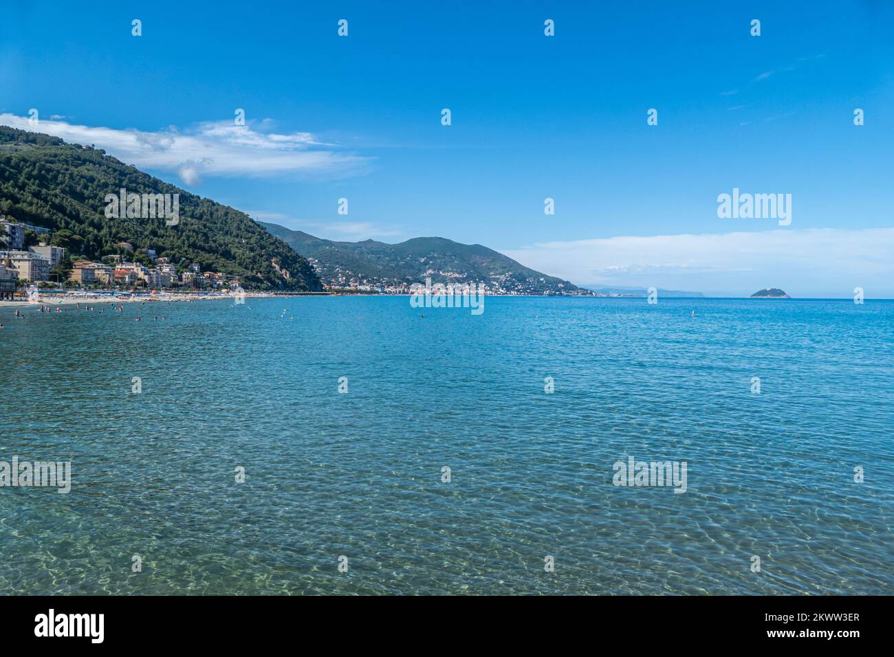 Laigueglia, Italy - 07-02-2021: La bellissima spiaggia di Laigueglia Foto Stock