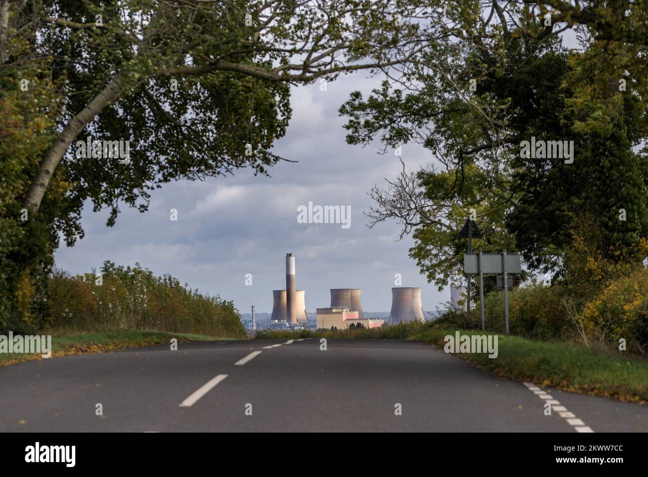 Una vista della centrale elettrica di West Burton, Nottinghamshire, combustibile fossile alla fusione Foto Stock