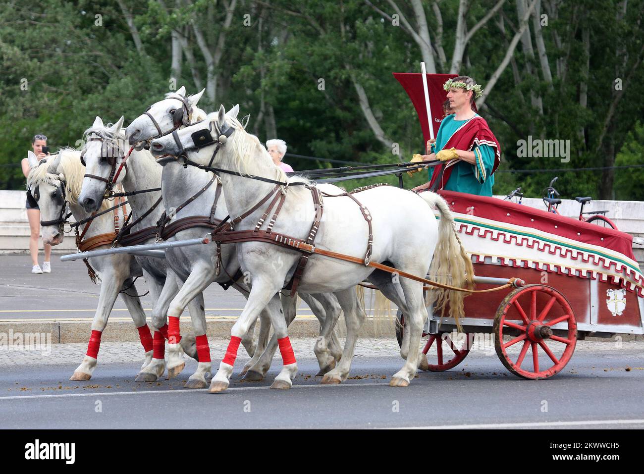 29.05.2016., Zagabria, Croazia - 1st la parata equestre per le strade di Zagabria è stata organizzata in onore di tutti i soldati di Zagabria che hanno partecipato alla guerra interna e per il compleanno di Zagabria. Foto Stock