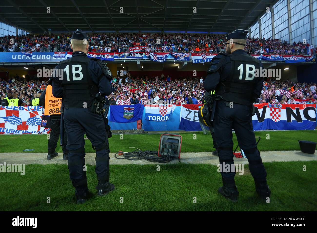 25.06.2016 . , Lens , Francia - UEFA EURO 2016, turno di 16 , Croazia - Portogallo. Sicurezza della polizia Foto Stock