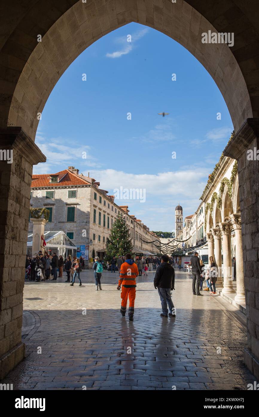 03.12.2016., Dubrovnik, Croazia - bella giornata invernale di sole in città. Foto: Grgo Jelavic/PIXSELL Foto Stock