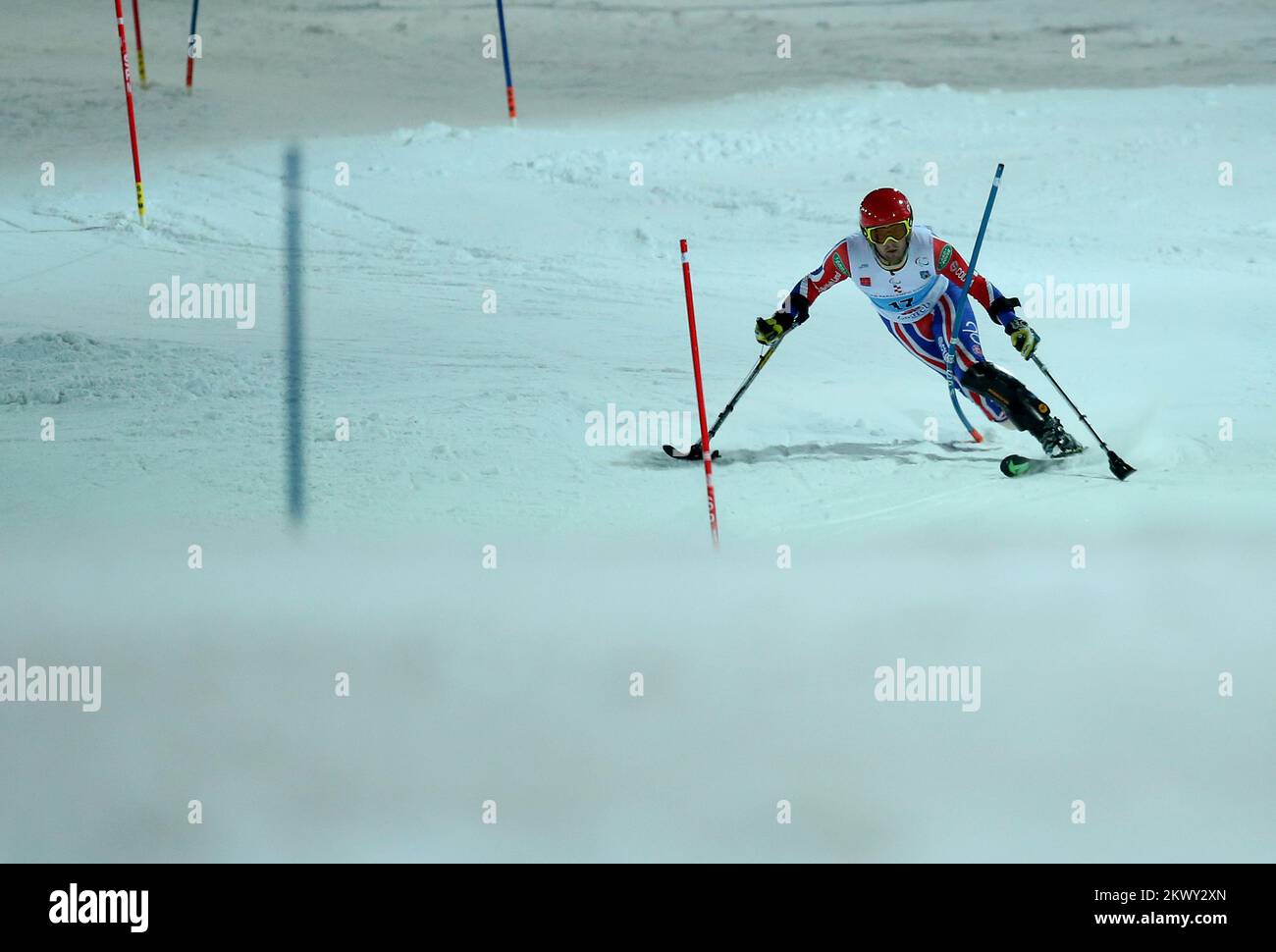 16.02.2017., Sljeme, Zagabria, Croazia - 2017 IPC Alpine Sci Europa Cup. Seconda gara di slalom della Coppa europea di sci alpino per disabili. Jack Peters, Gran Bretagna. Foto Stock